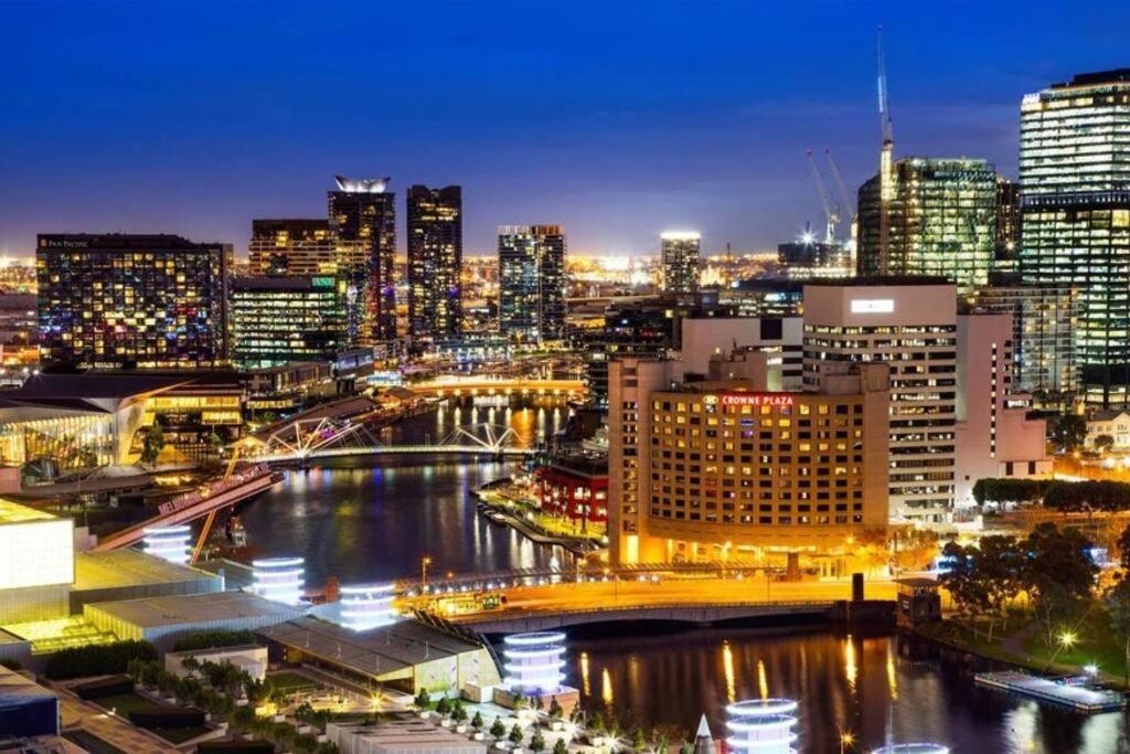 Luxury 2b2b 2 Tandem Carparks Prima Pearl Southbank Next To Casino & City Apartment *