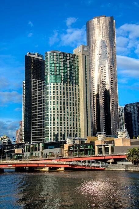 Luxury 2b2b 2 Tandem Carparks Prima Pearl Southbank Next To Casino & City Melbourne