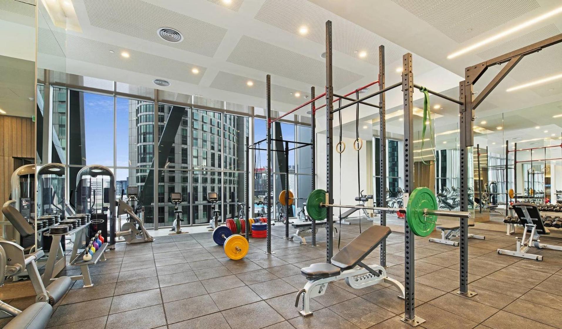 Luxury 2b2b 2 Tandem Carparks Prima Pearl Southbank Next To Casino & City Apartment *