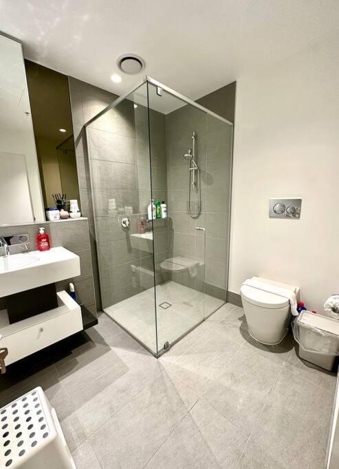 Prime Seaview Cbd 2br Free Parking Melbourne