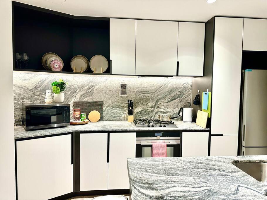 Prime Seaview Cbd 2br Free Parking Apartment *