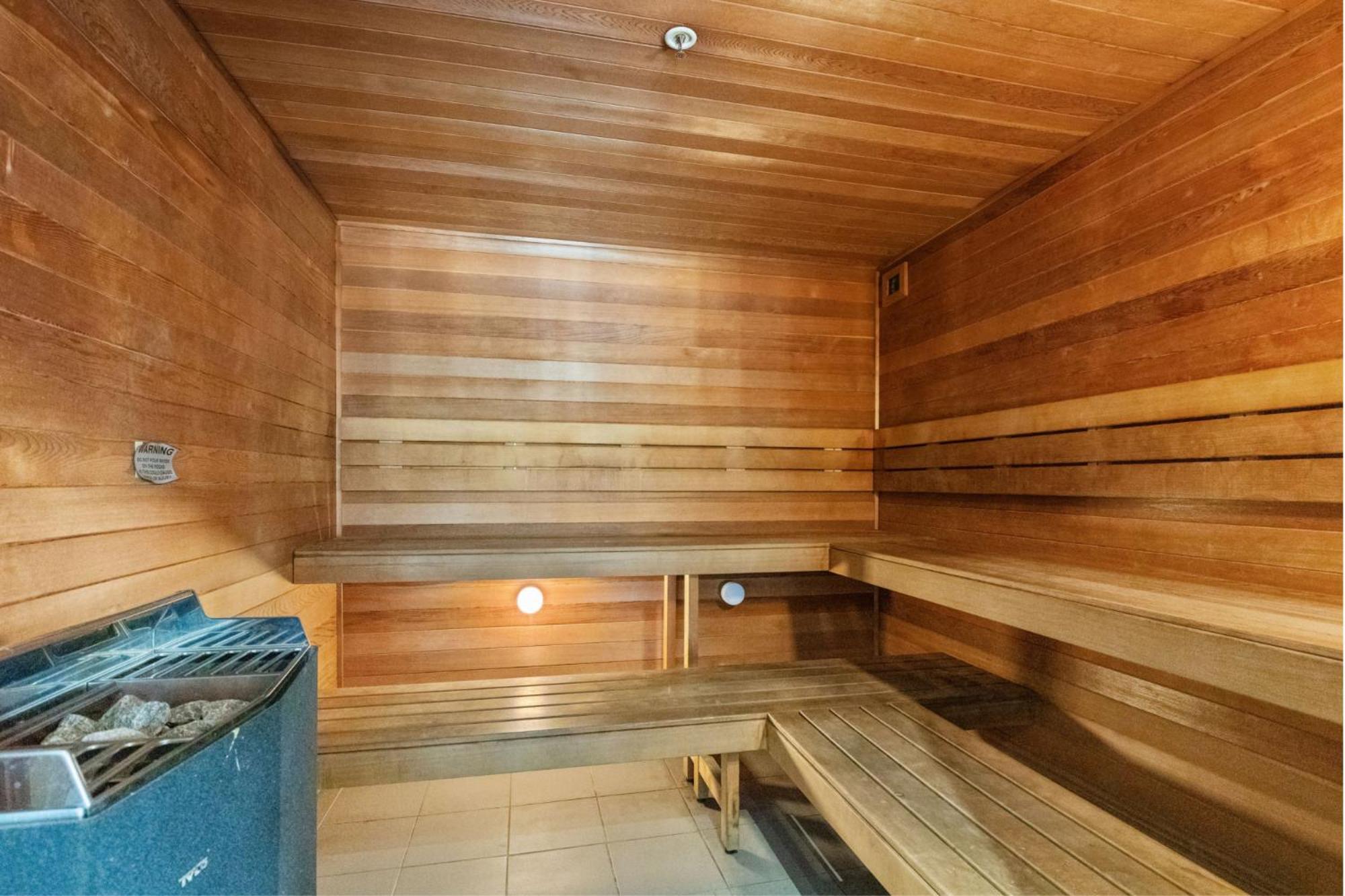 2-bed Inner-city Pad With Gym & Sauna Melbourne
