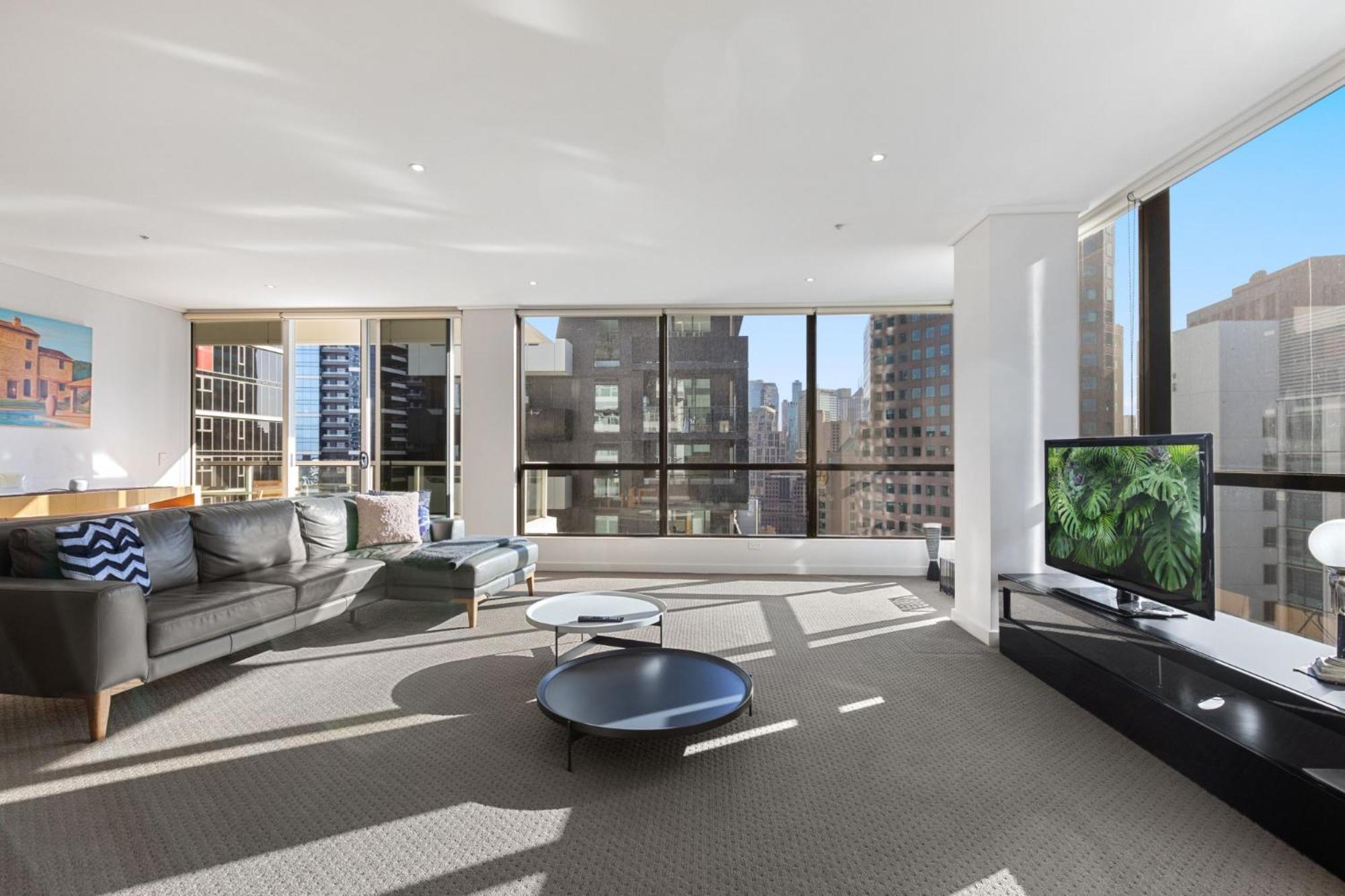 2-bed Inner-city Pad With Gym & Sauna * Melbourne