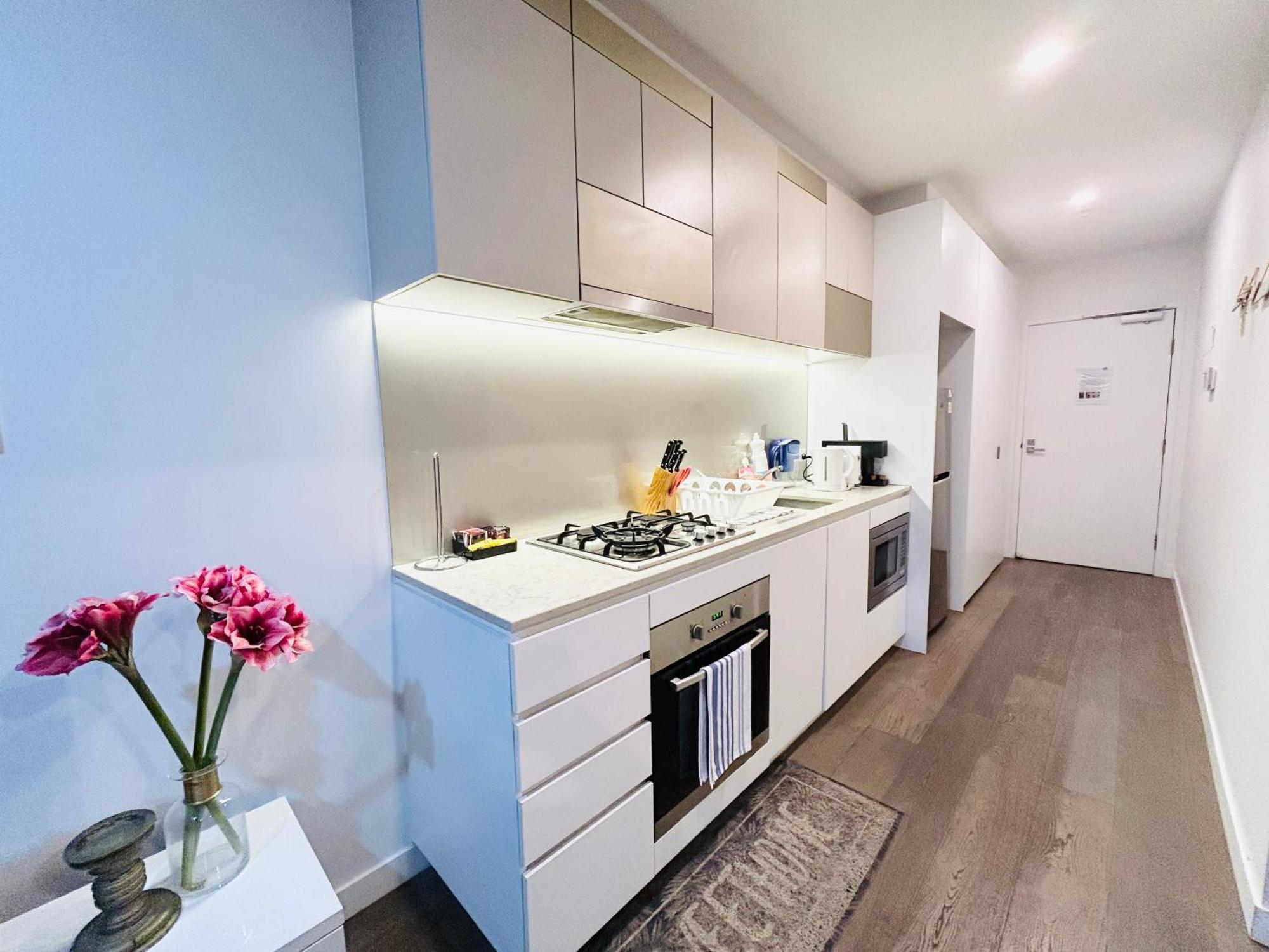 The Escape In Southern Cross Station Apartment *