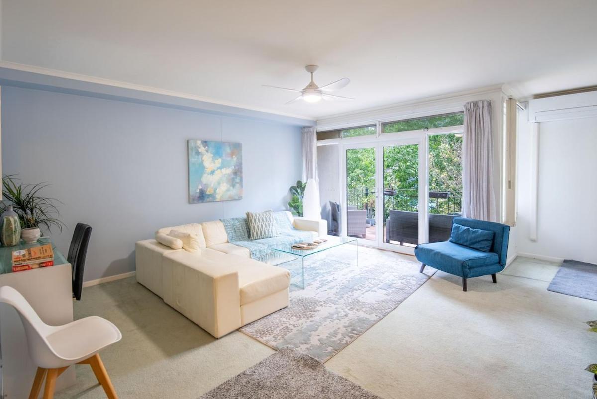 Tranquil Oasis 2 Bdrm Pool Tennis Gym Melbourne