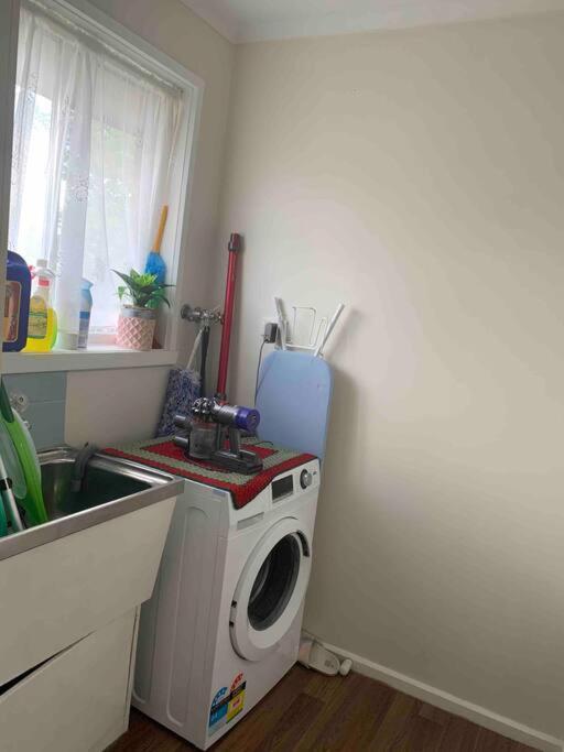 Glenroy Near Airport, City&shop Melbourne