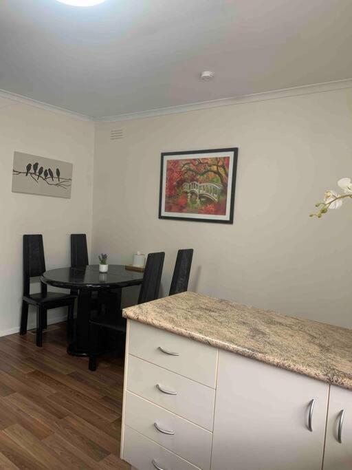 Apartment Glenroy Near Airport, City&shop