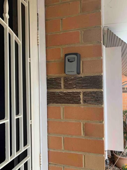 Glenroy Near Airport, City&shop Apartment