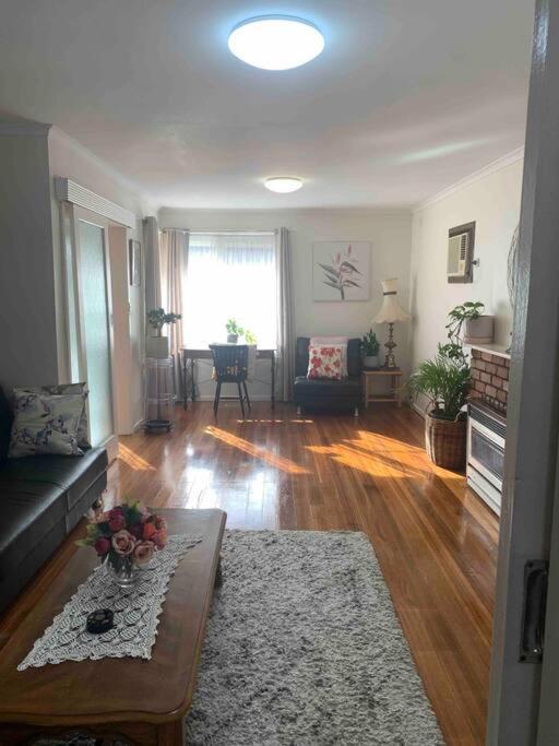 Glenroy Near Airport, City&shop Apartment Melbourne