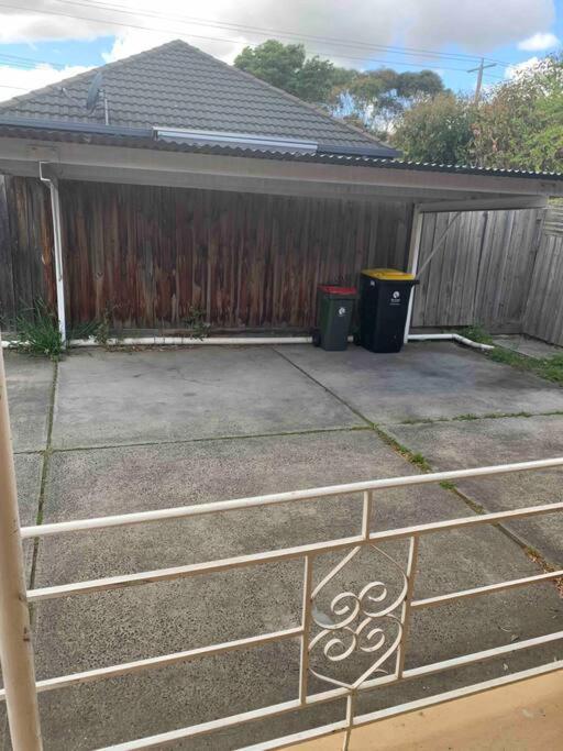 Glenroy Near Airport, City&shop Apartment