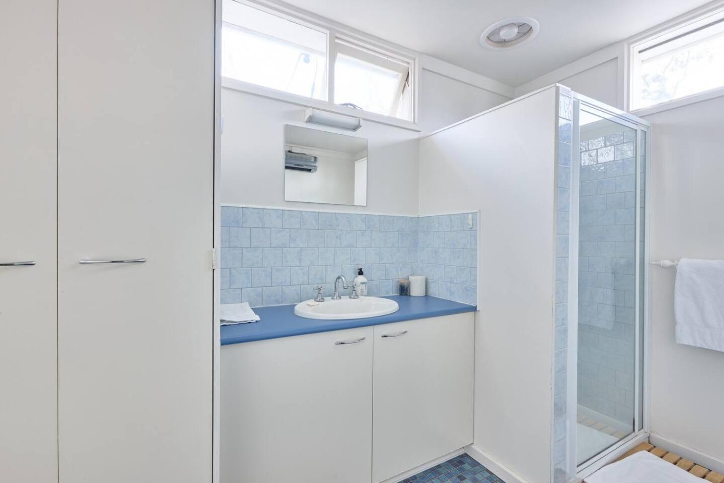 King William Terrace - Classic Fitzroy Style Holiday home *