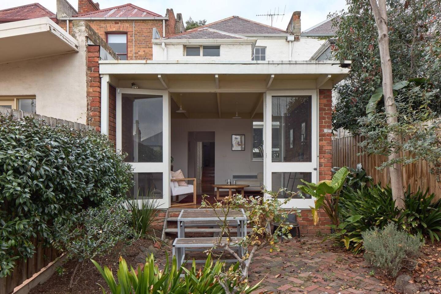 King William Terrace - Classic Fitzroy Style Holiday home *