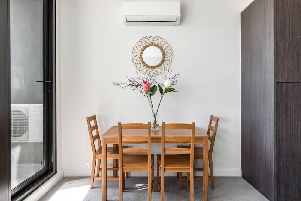 Elegant And Well-appointed Near Attractions In The Cbd Melbourne