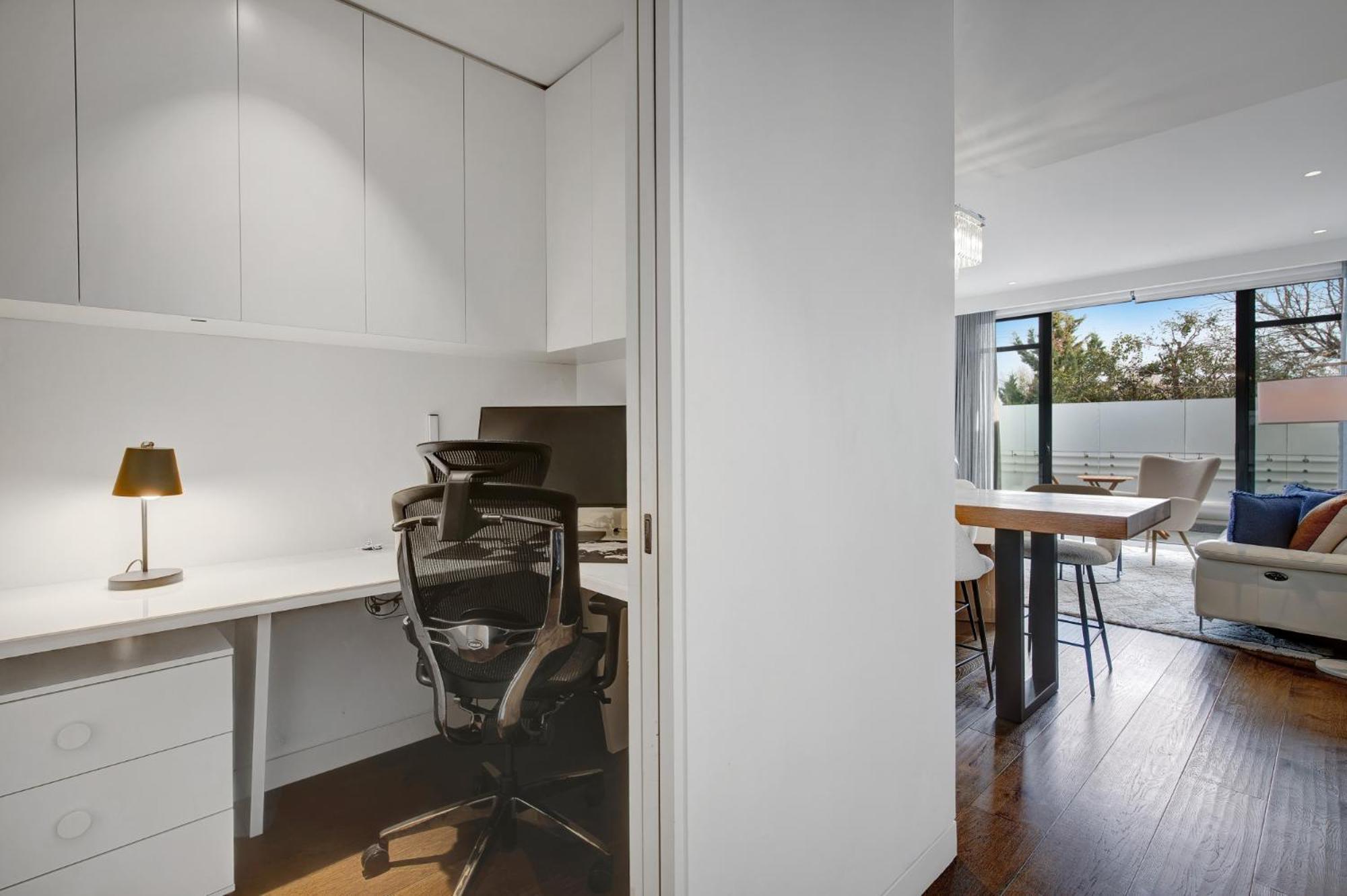 Deluxe 2-bed Toorak With Alfresco Dining Apartment Melbourne