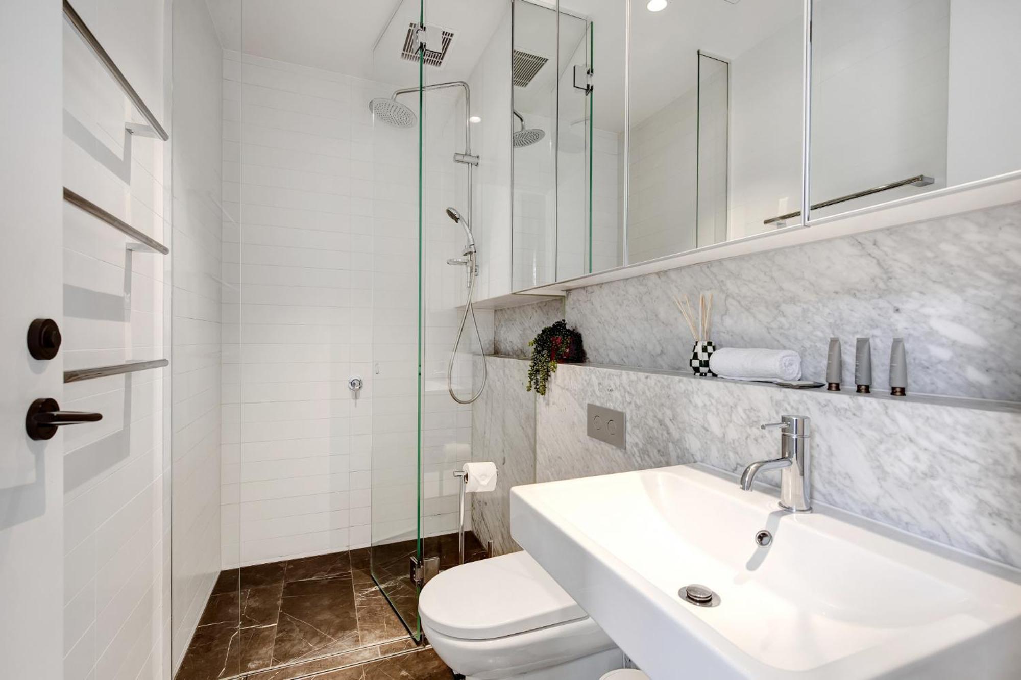 Deluxe 2-bed Toorak With Alfresco Dining Apartment *