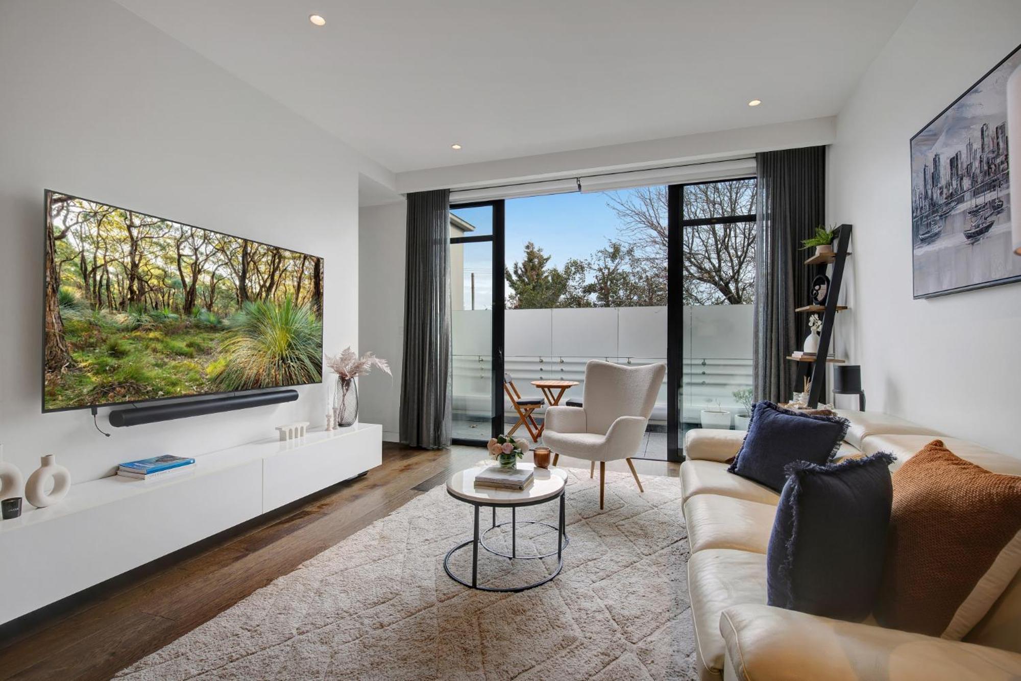 Deluxe 2-bed Toorak With Alfresco Dining *