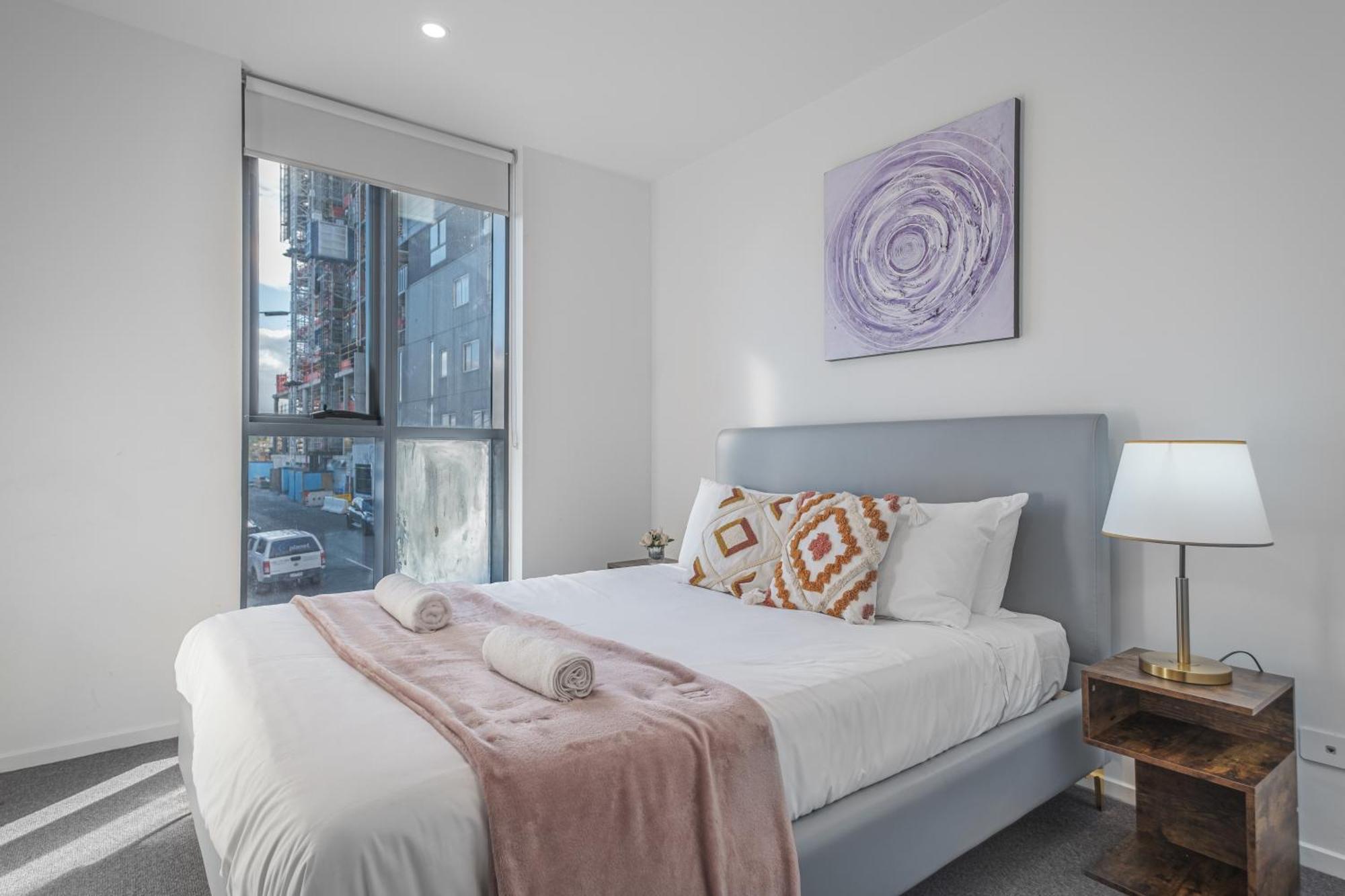 Delicate One Bed Footscray With Pool&gym Apartment
