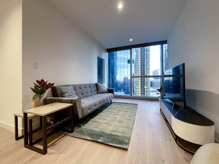 Brand New 1br Apt With Unbeatable Location Apartment Melbourne
