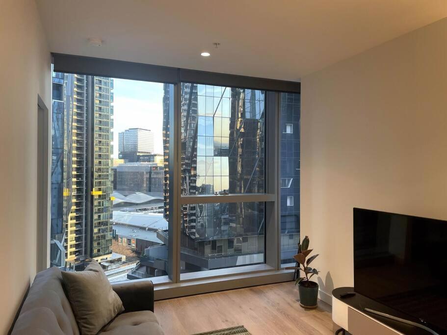 Apartment Brand New 1br Apt With Unbeatable Location *