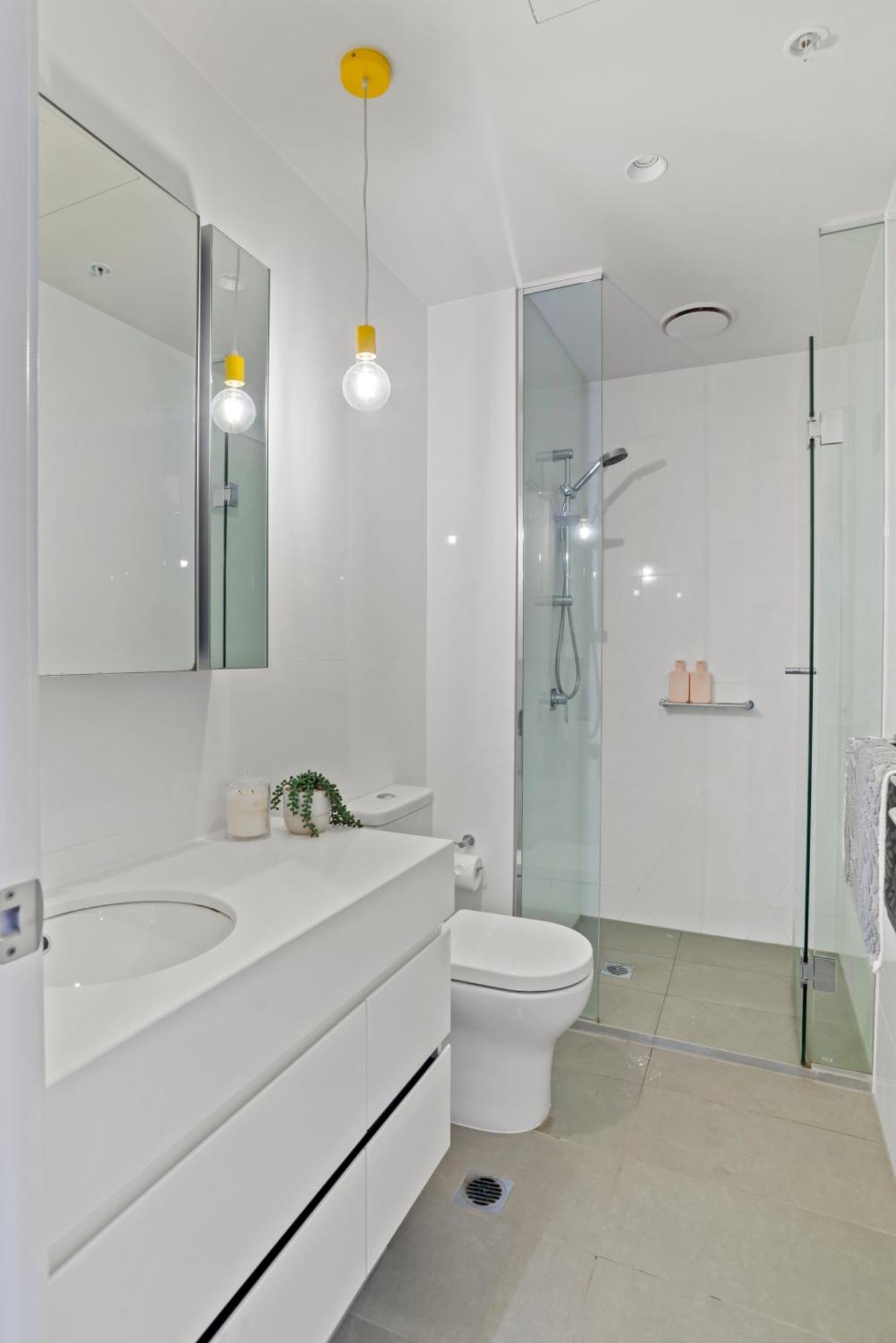 Modern 1 Bed Melb Apt W/ Balcony, Coffee And Views Apartment