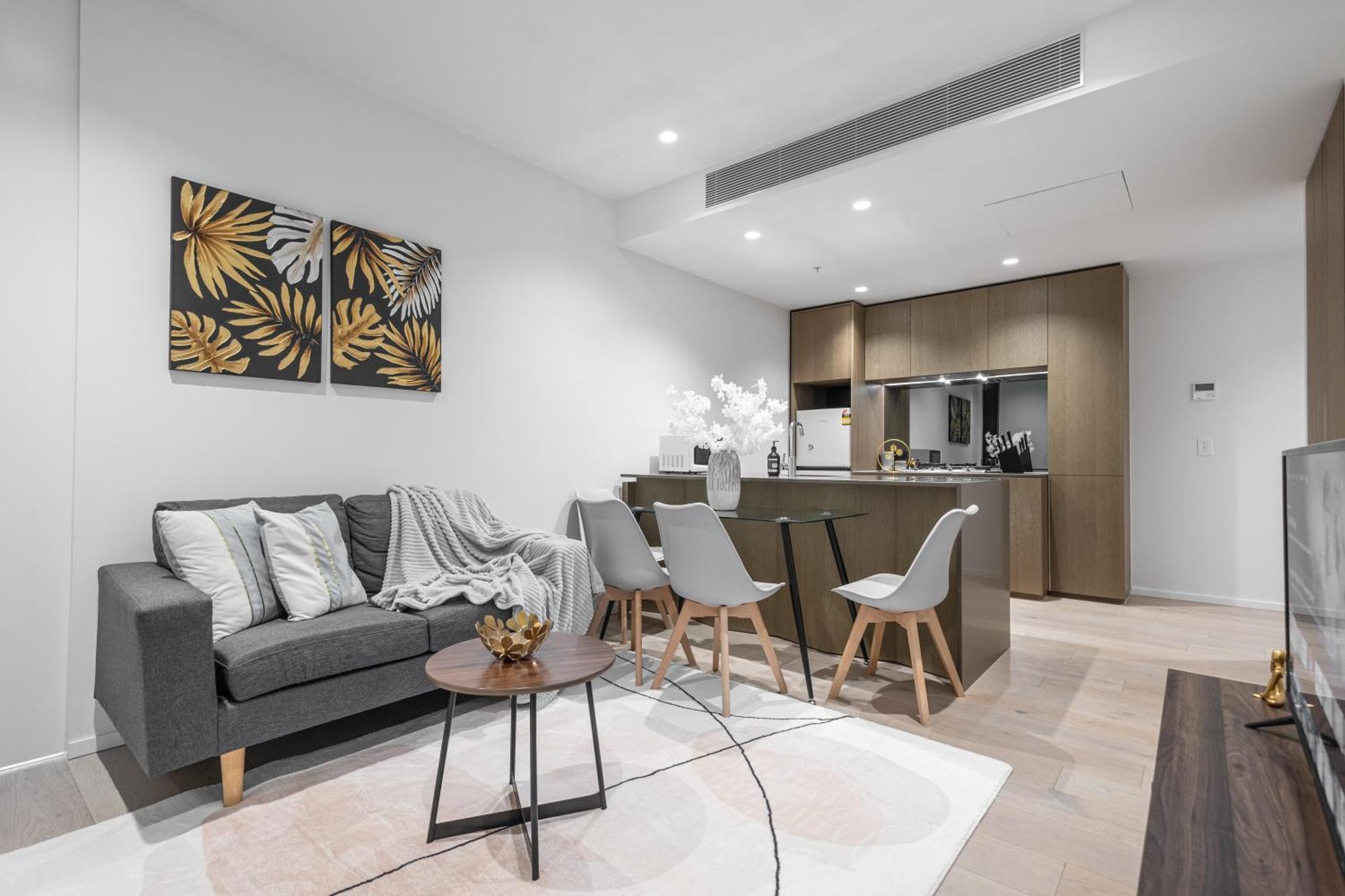 High Rise View 2br Southbank