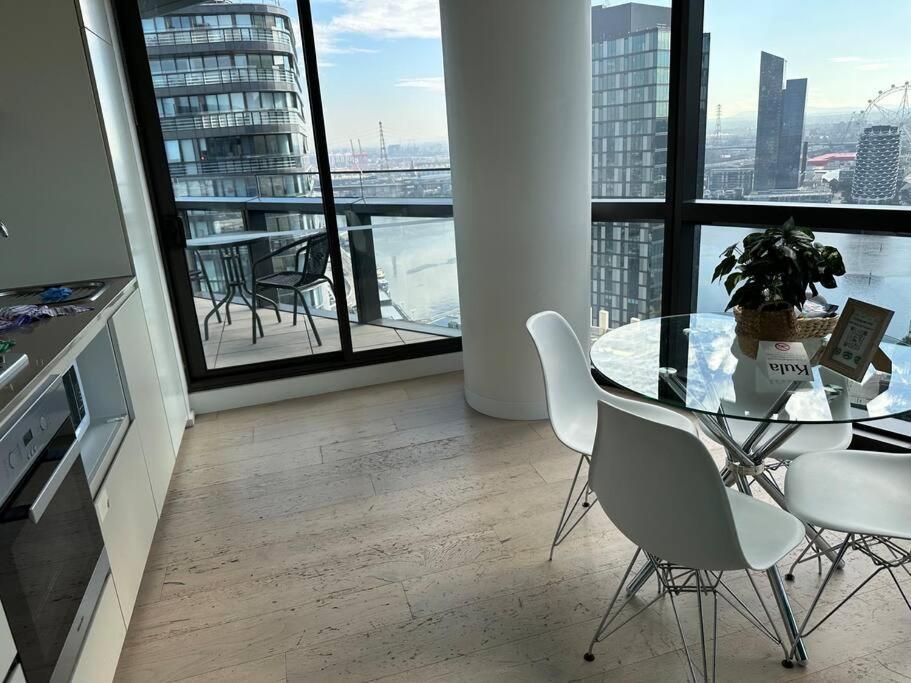 Wyndel One Bedroom Mel883col2405n Apartment Melbourne