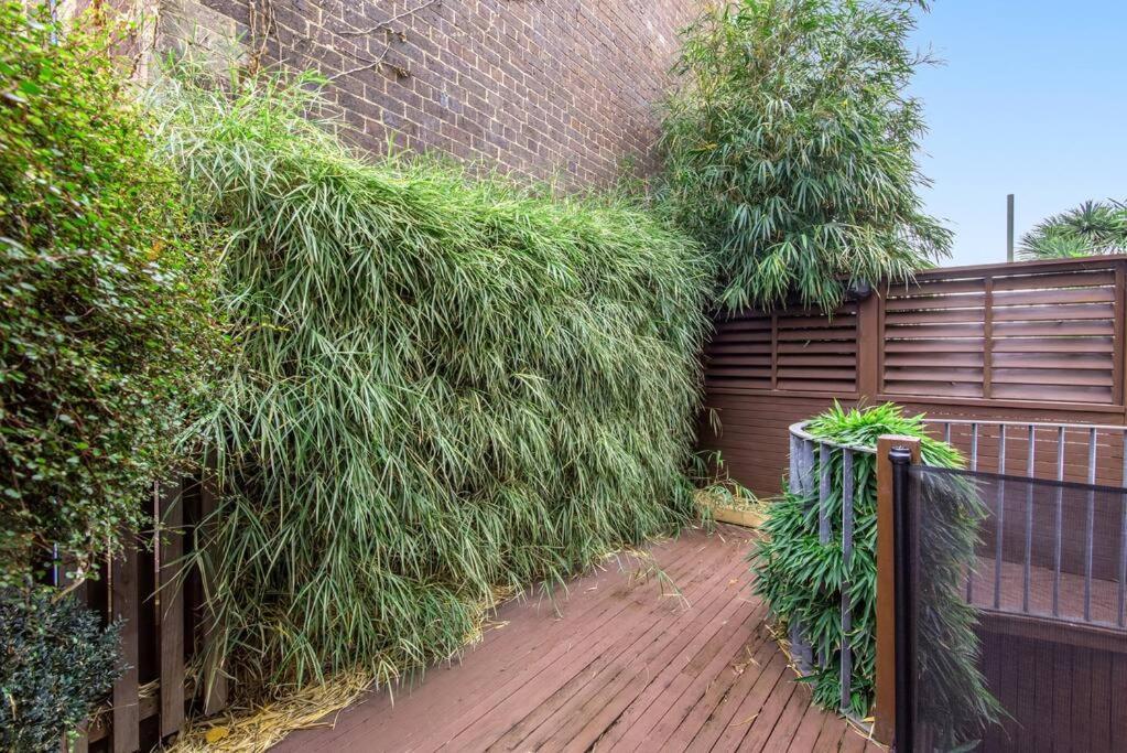 Retreat On George * Melbourne