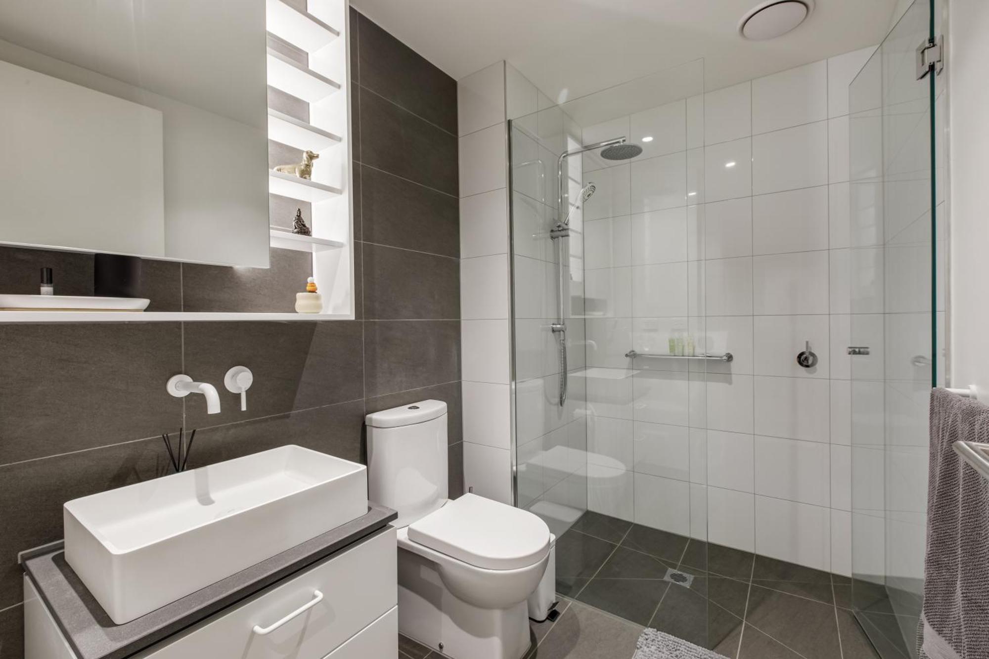 Large Prahran Retreat Apartment *