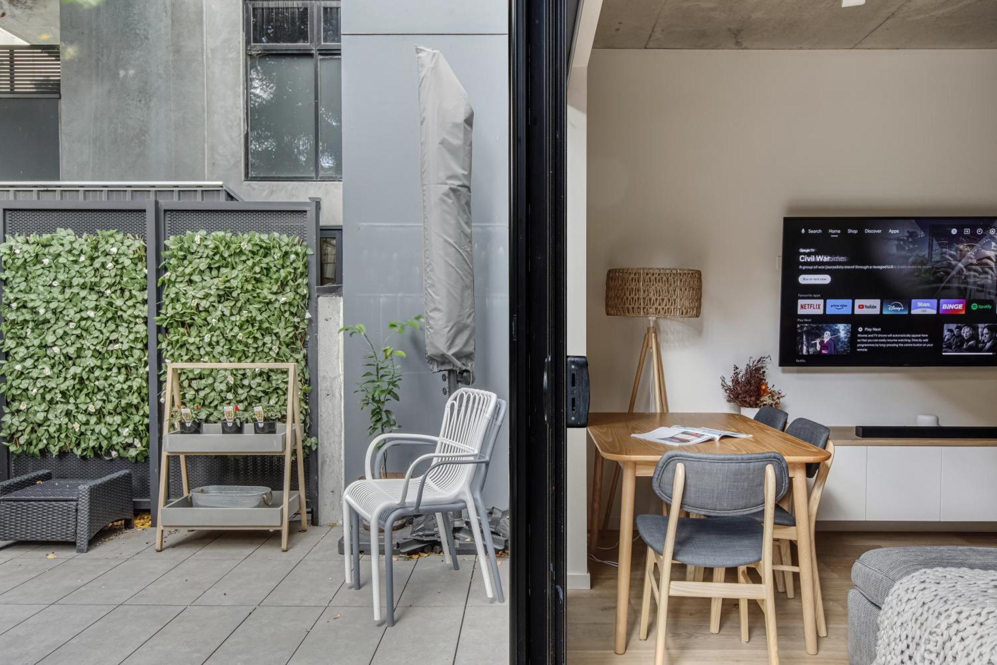 Large Prahran Retreat Apartment Melbourne