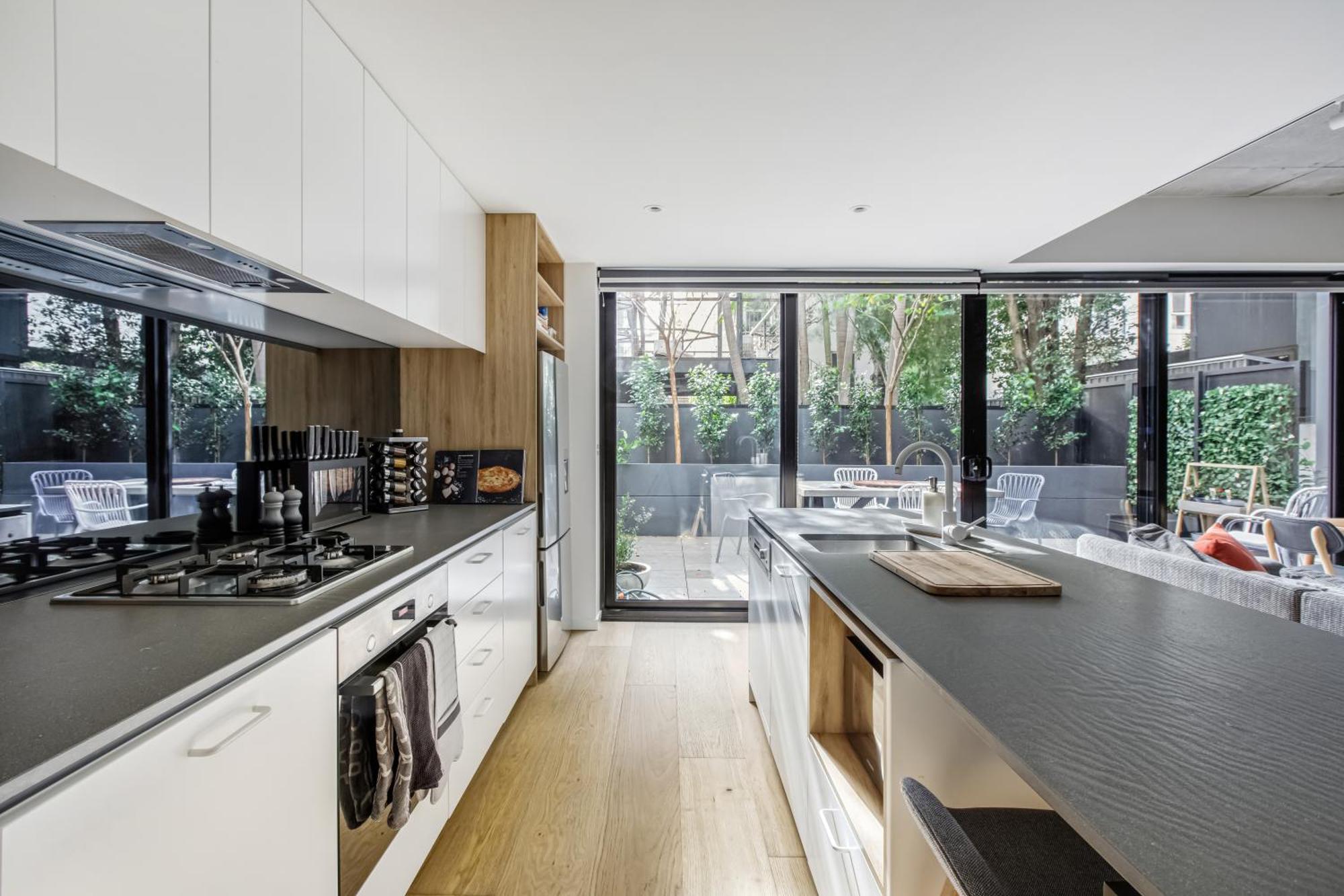 Large Prahran Retreat *