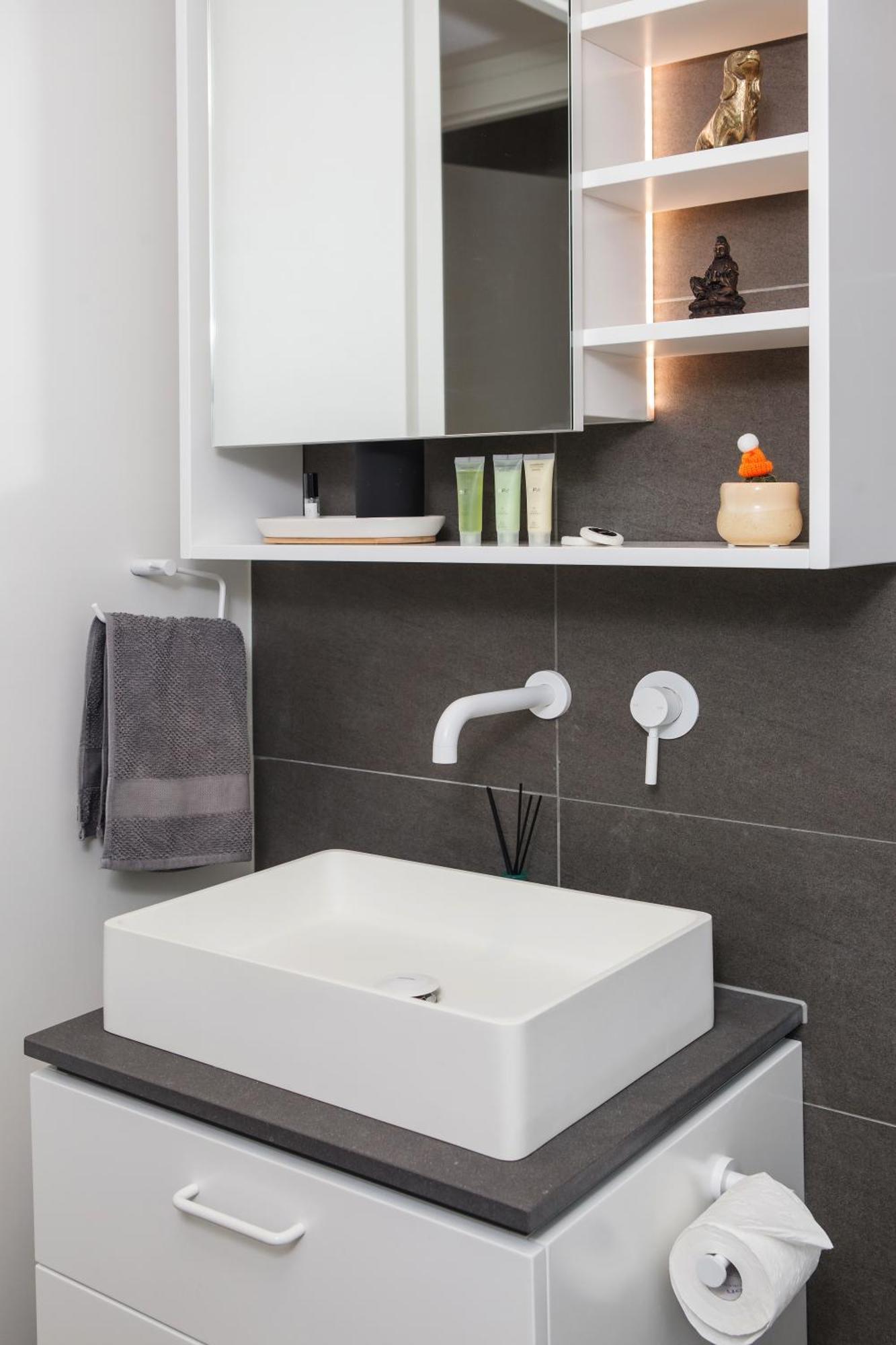 Large Prahran Retreat Apartment