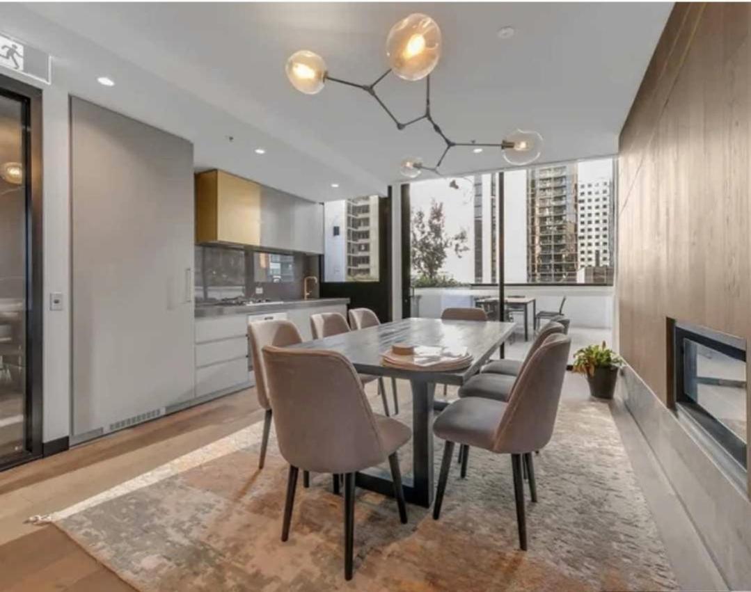 Apartment Kardeep Abode Melbourne