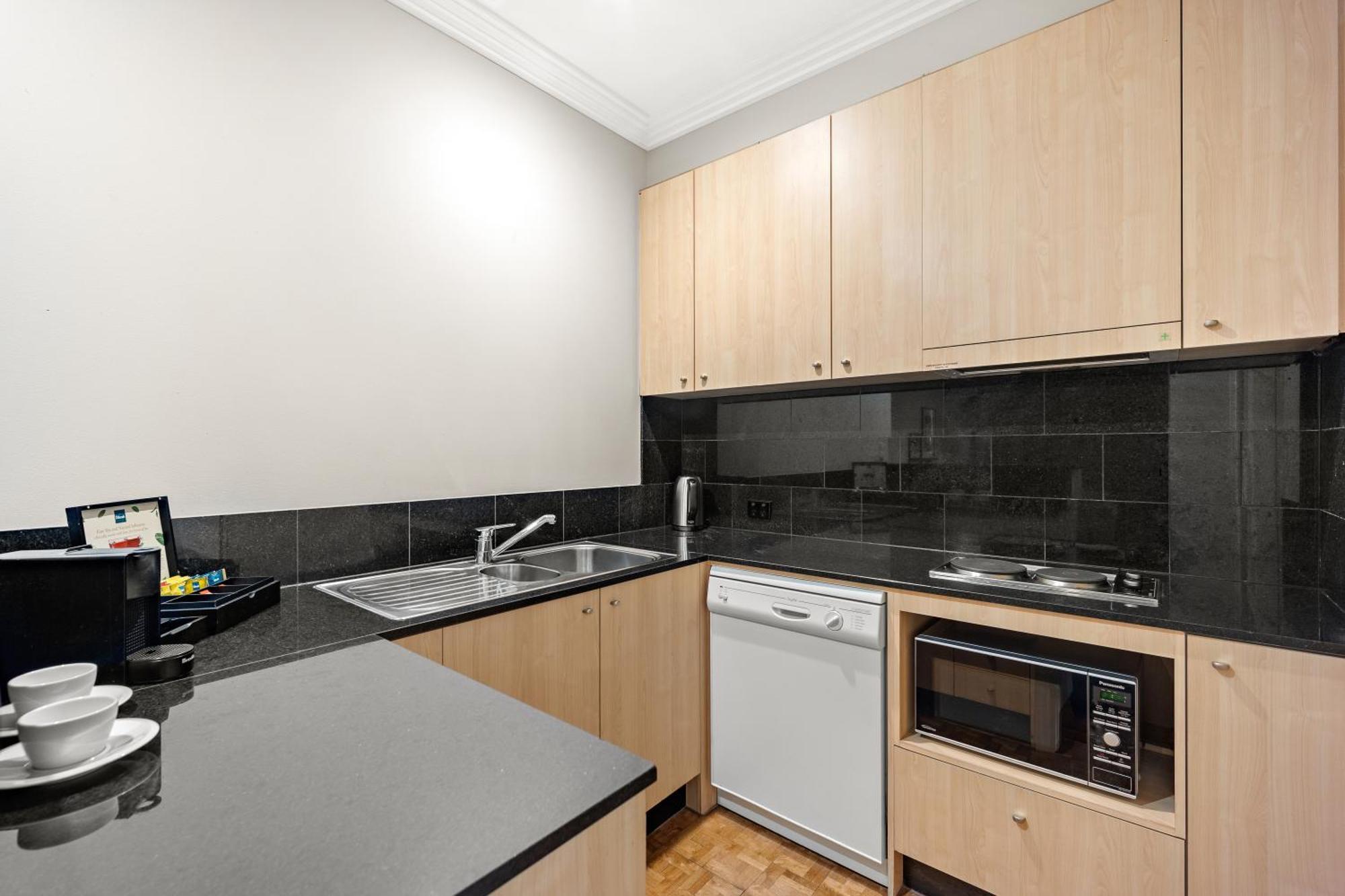 Melbourne City Suites