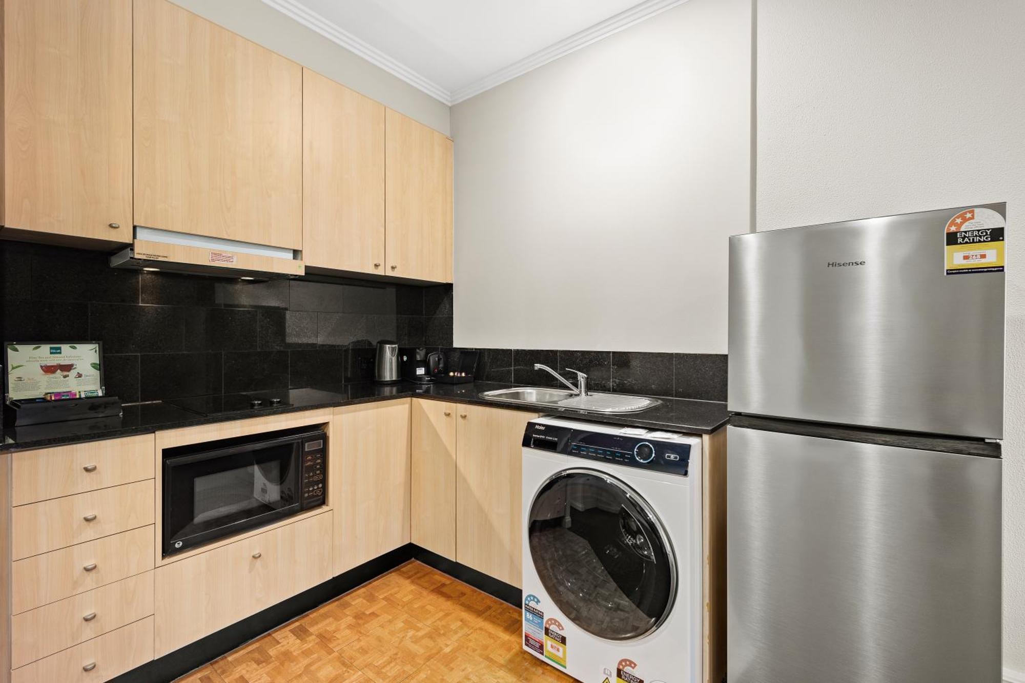 Melbourne City Suites Apartment