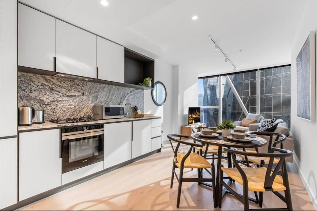 Prestigious Lv56 1br Cbd At West Side Place #wsp56b * Melbourne