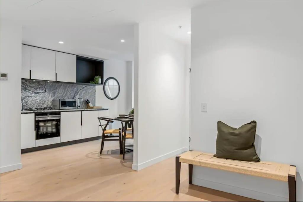 Prestigious Lv56 1br Cbd At West Side Place #wsp56b * Melbourne