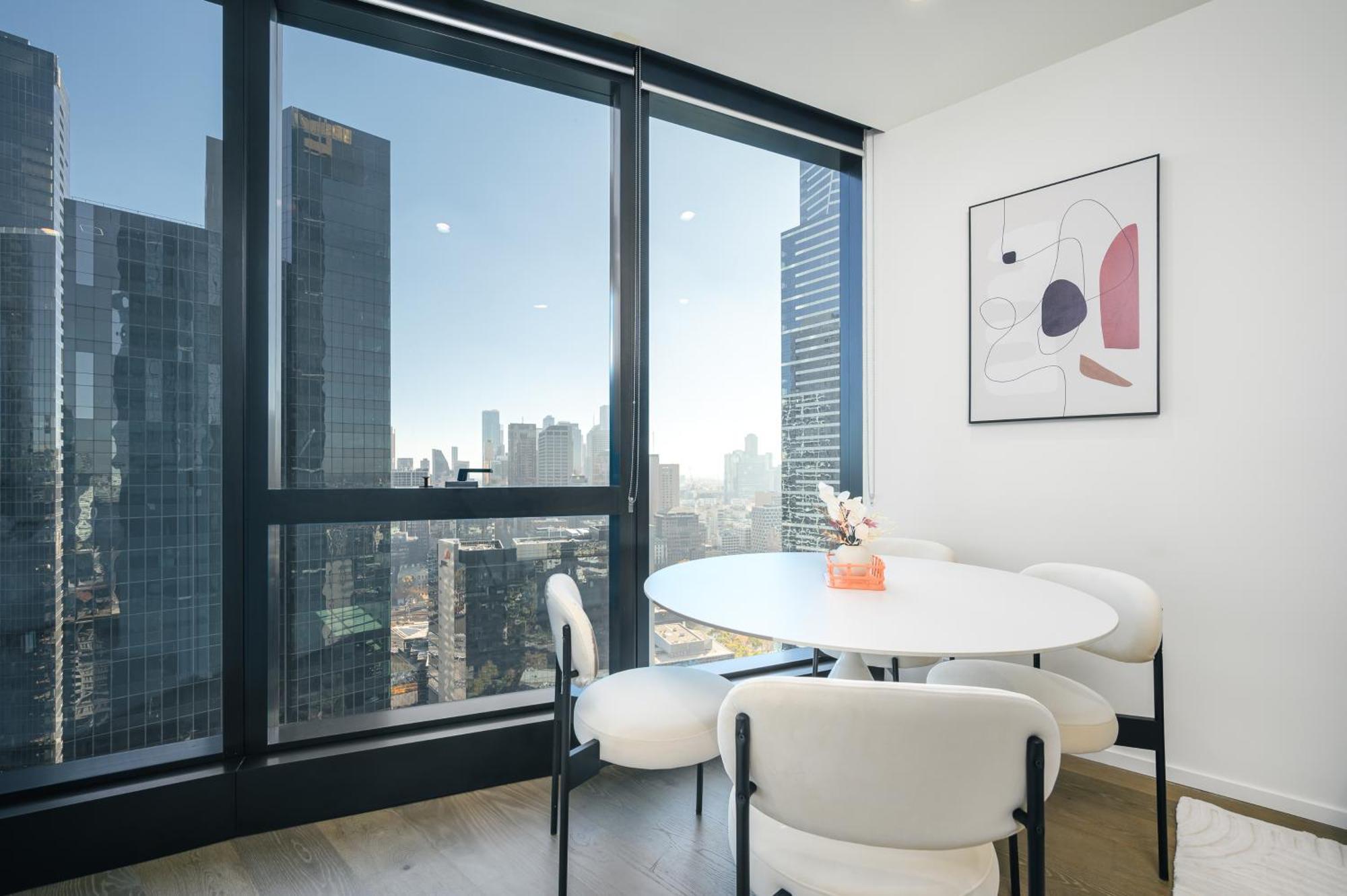Elevated Lifestyle In Melb Landmark- Spacious 2b2b Melbourne