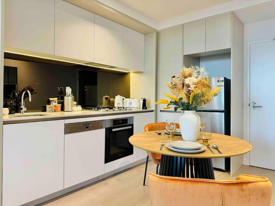 Gorgeous 1b Docklands Amazing View Facility#mq36 * Melbourne