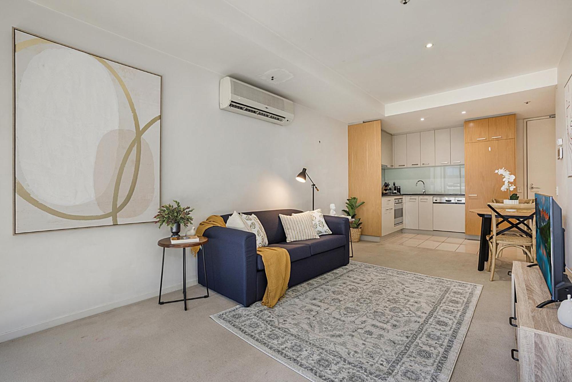 Apartment Spacious 1-bed Unit In Heart With Gym And Pool *