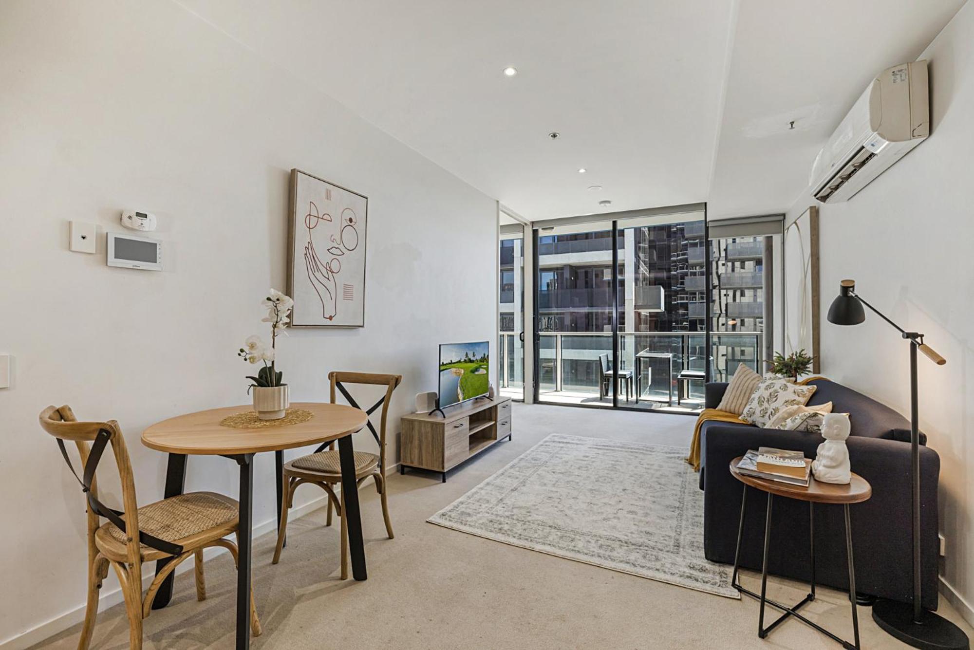 Apartment Spacious 1-bed Unit In Heart With Gym And Pool Melbourne