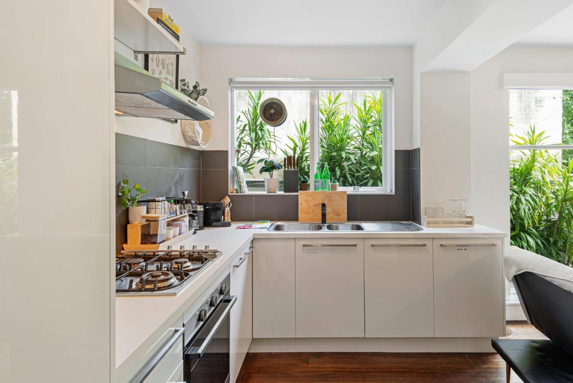 Contemporary 1-bed Unit Near Chapel St Apartment Melbourne