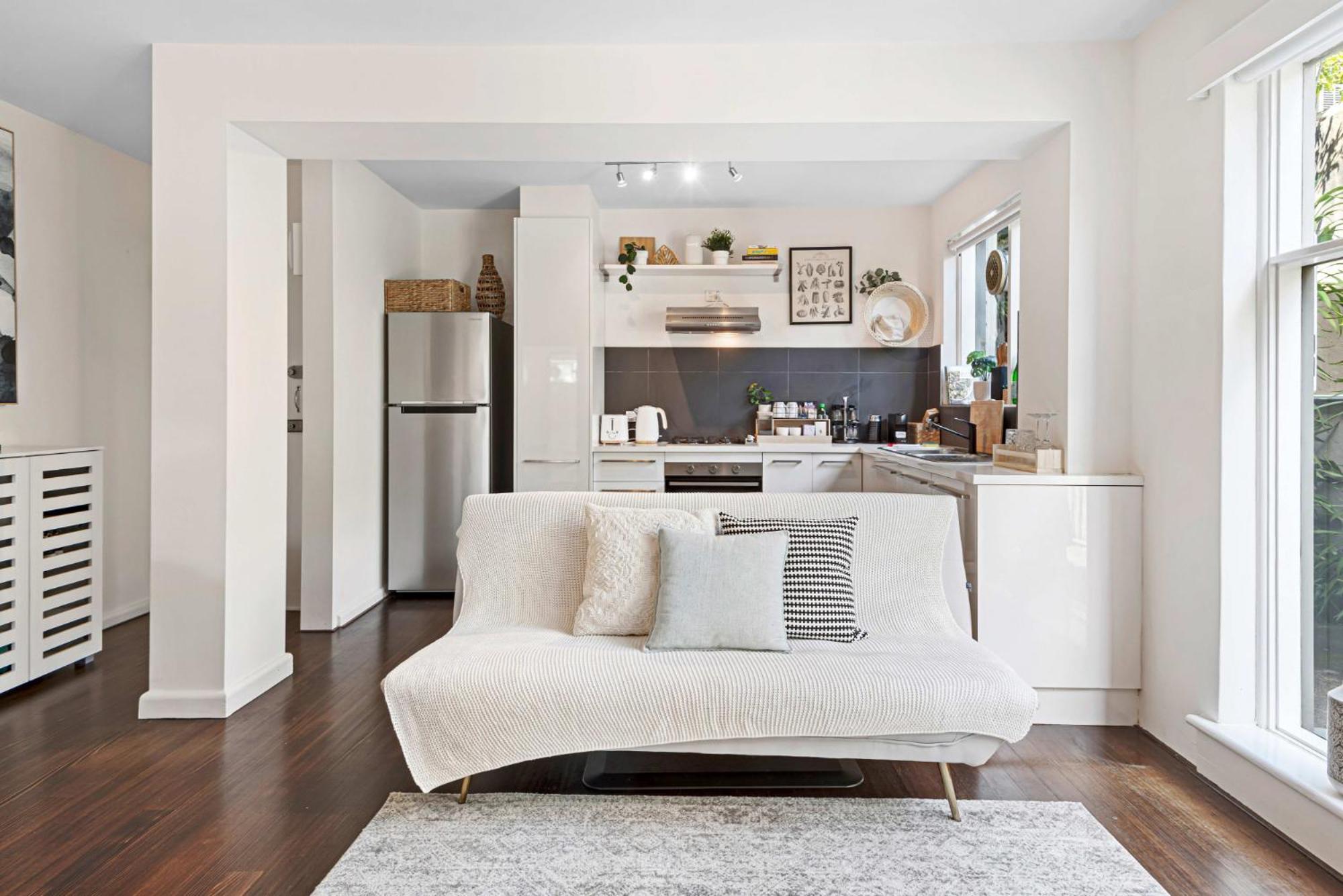 Contemporary 1-bed Unit Near Chapel St