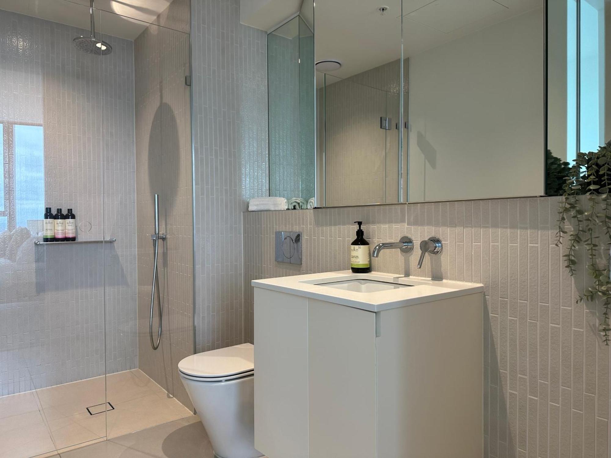 Apartment Skyline Serenity Retreat