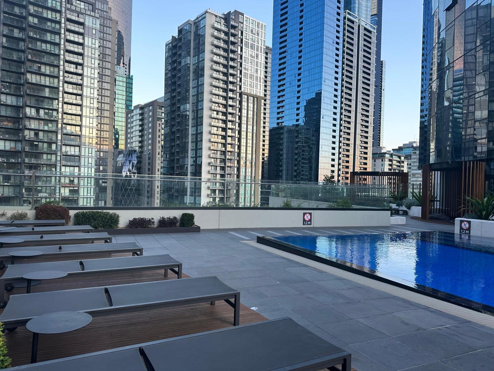 Apartment Skyline Serenity Retreat Melbourne