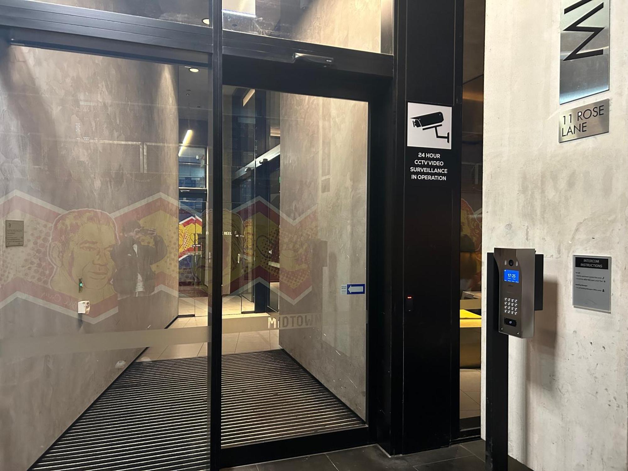Dream 2br1ba Melbournepoolgym Melbourne