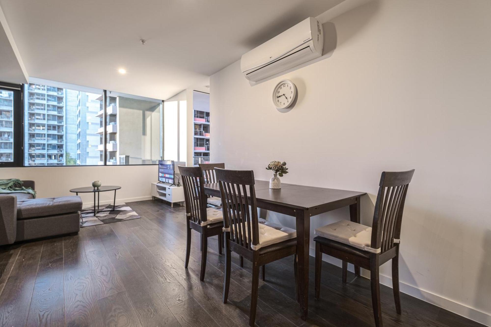 Apartment Dream 2br1ba Melbournepoolgym
