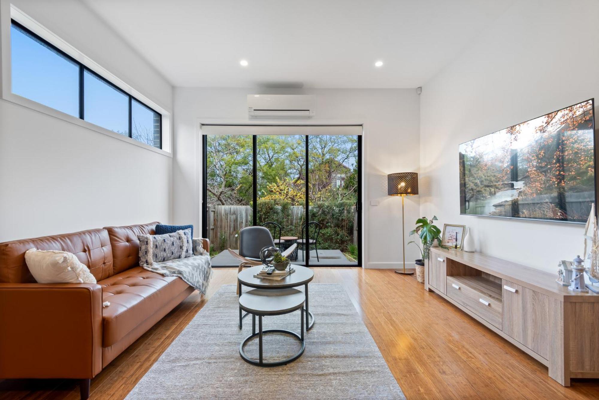 Modern 2-bed In Brunswick With Courtyard Holiday home