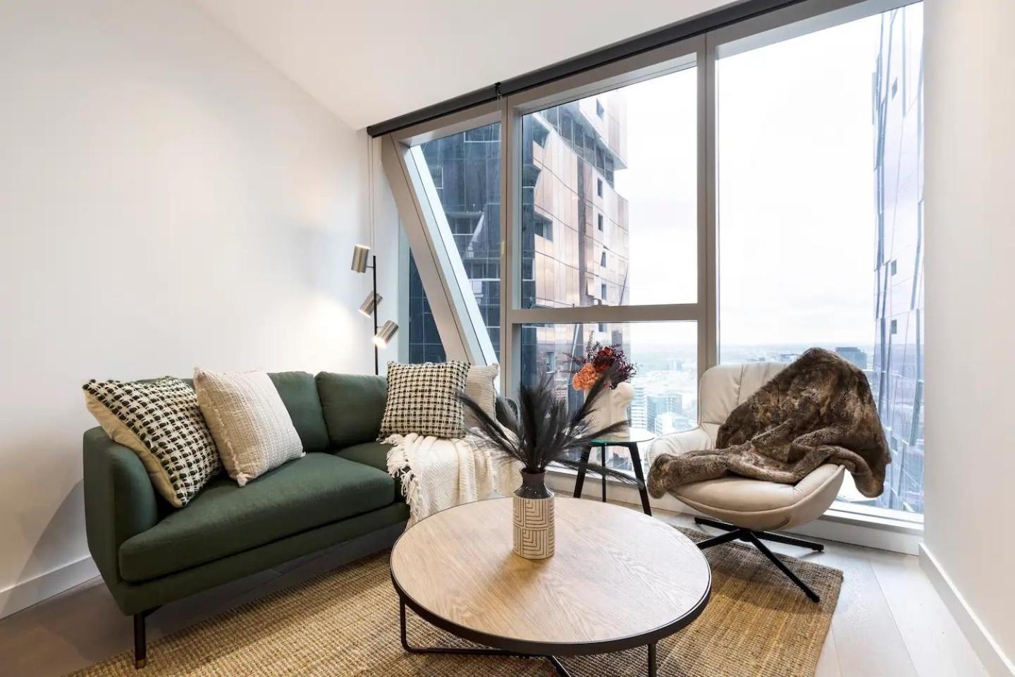Apartment Earthy Retreat In Melb's Shopping Hub With Views *