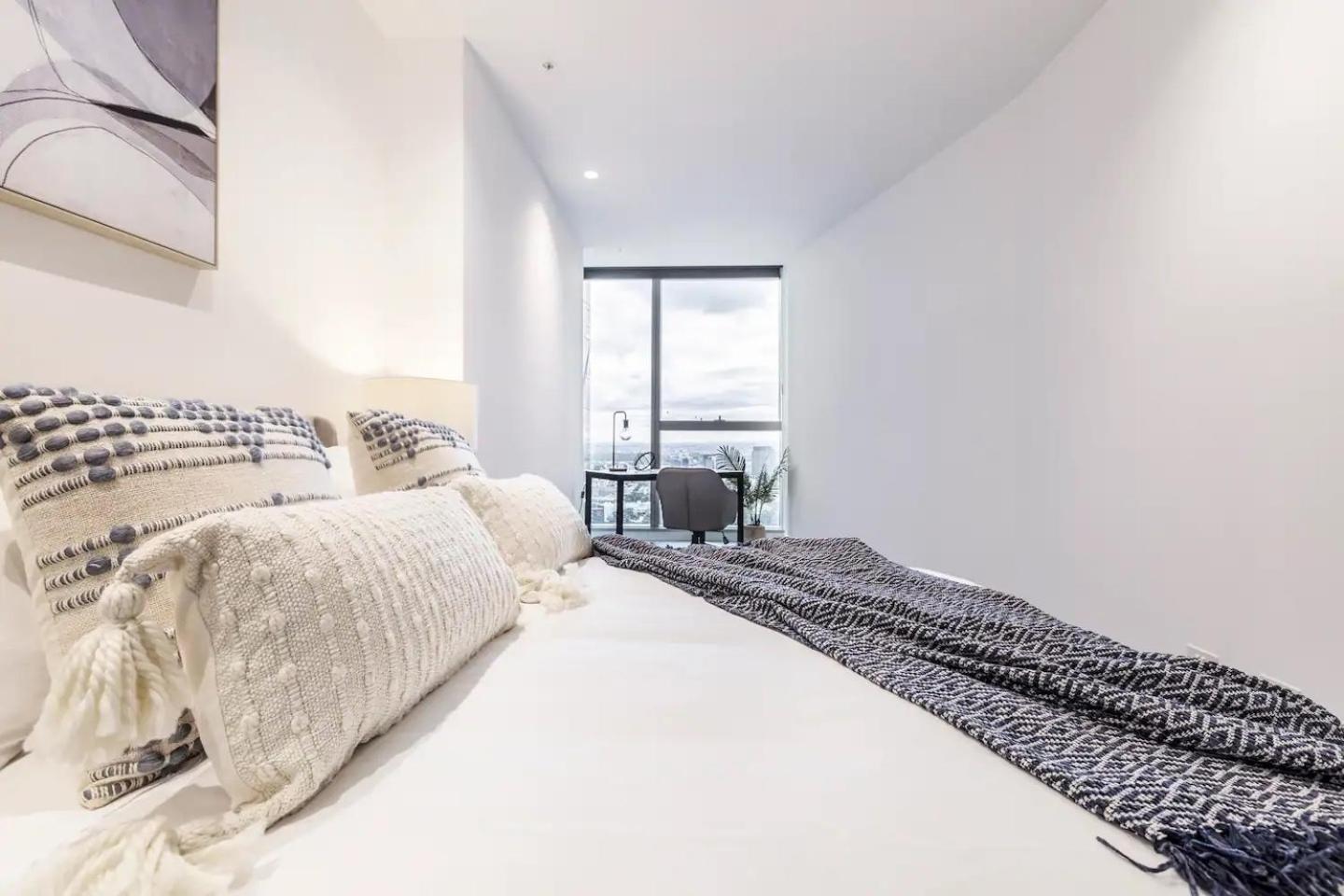 Earthy Retreat In Melb's Shopping Hub With Views