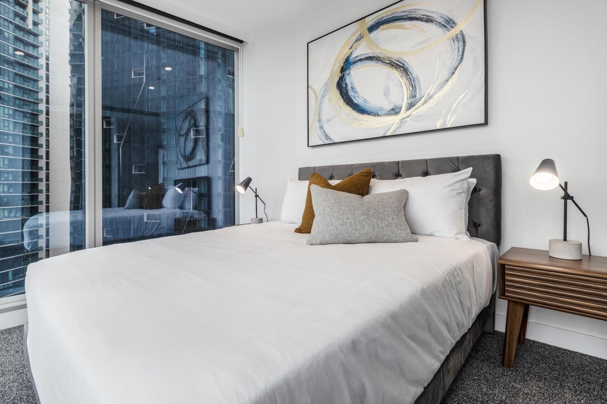 Contemporary Cbd Living From Level 23 At West Side * Melbourne